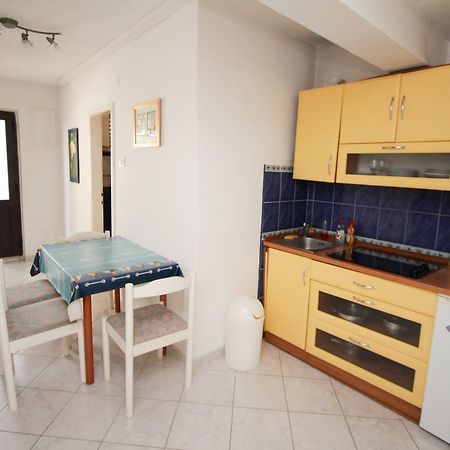 Apartments Nadia Игране Экстерьер фото