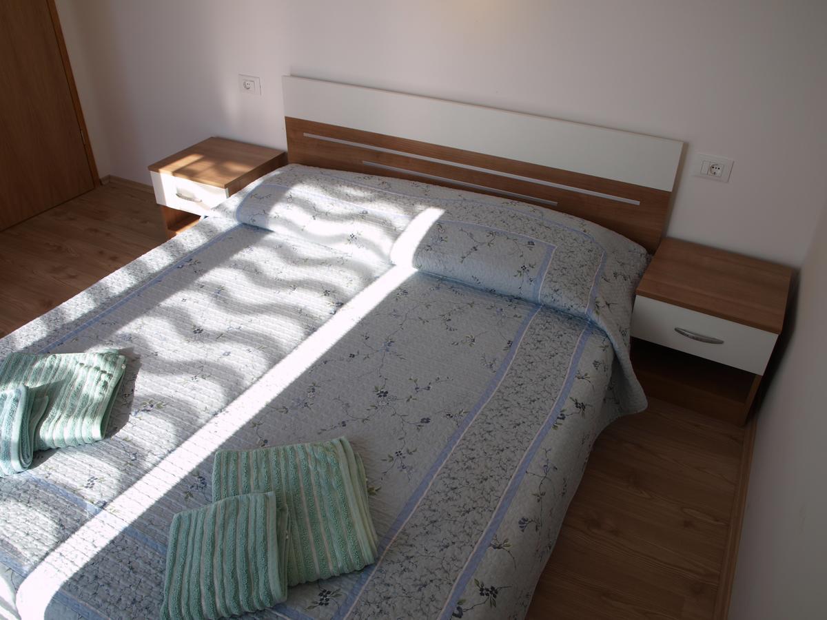 Apartments Nadia Игране Экстерьер фото
