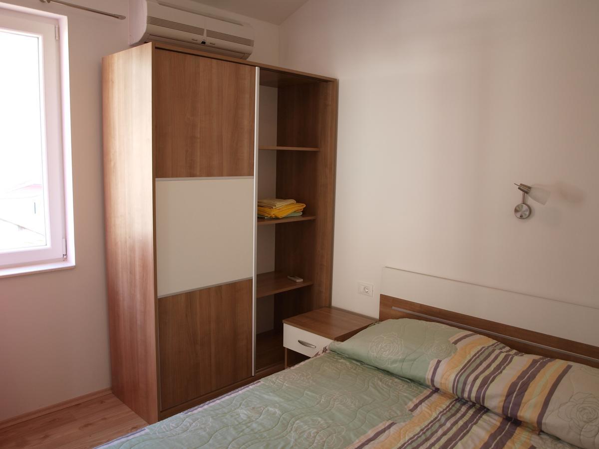 Apartments Nadia Игране Экстерьер фото