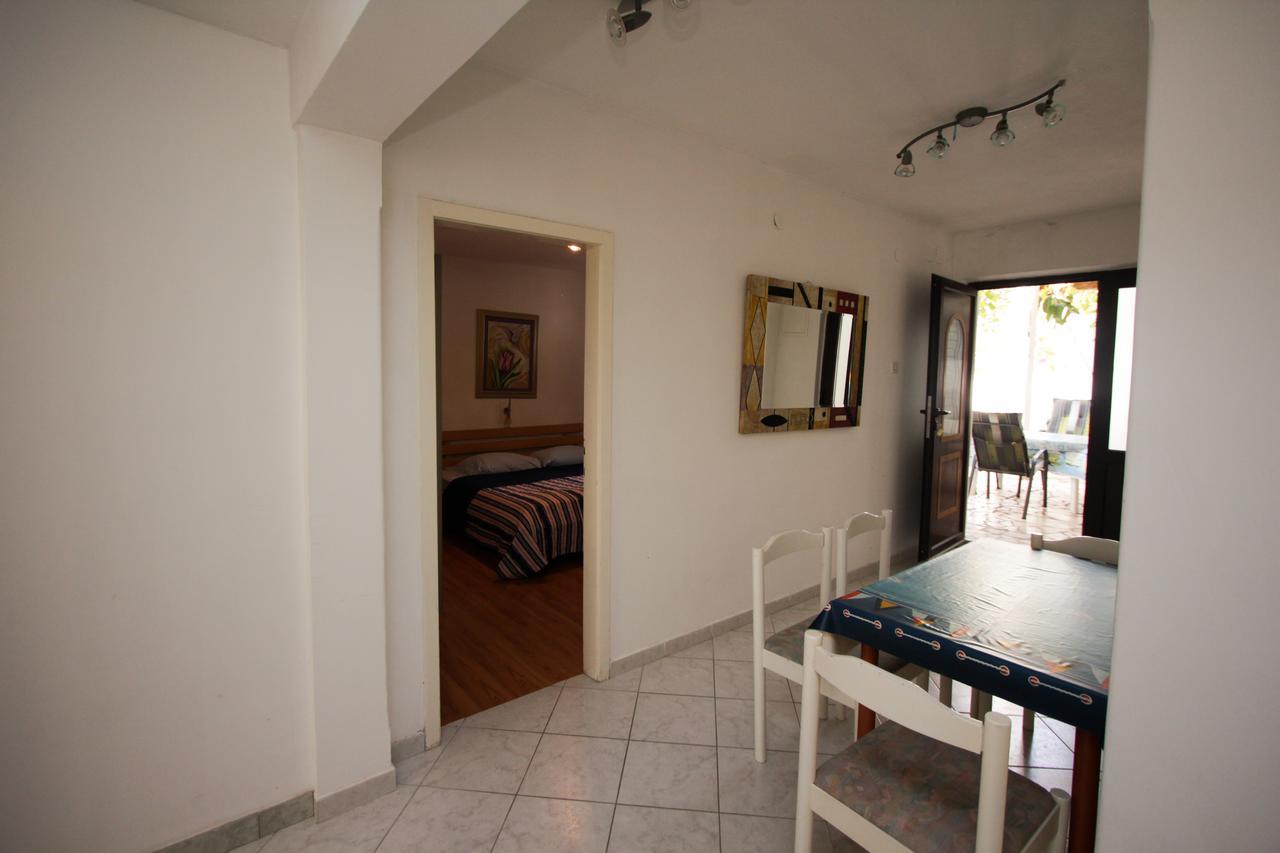 Apartments Nadia Игране Экстерьер фото