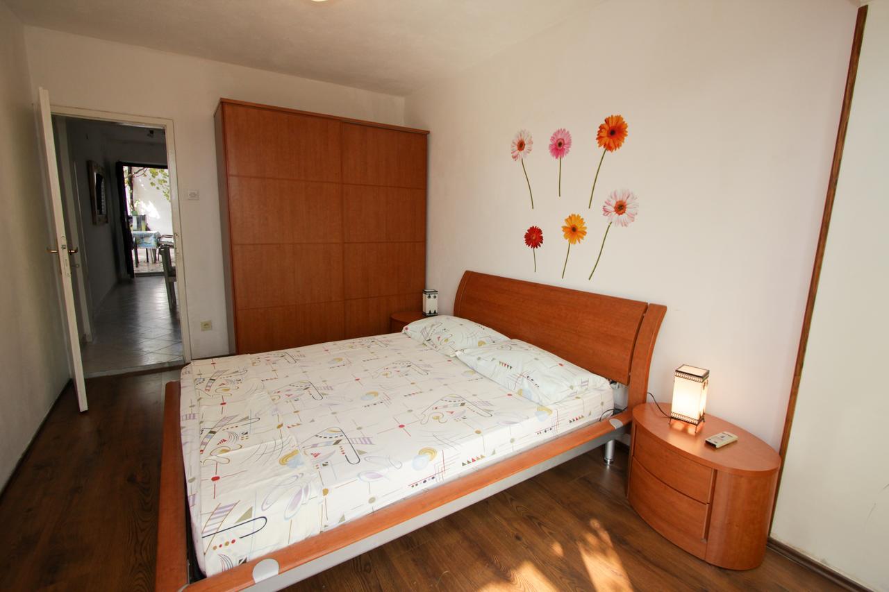 Apartments Nadia Игране Экстерьер фото