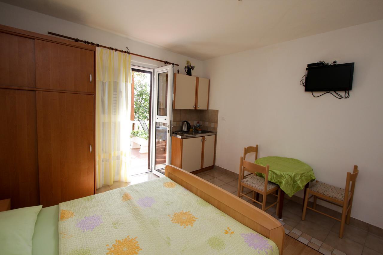Apartments Nadia Игране Экстерьер фото