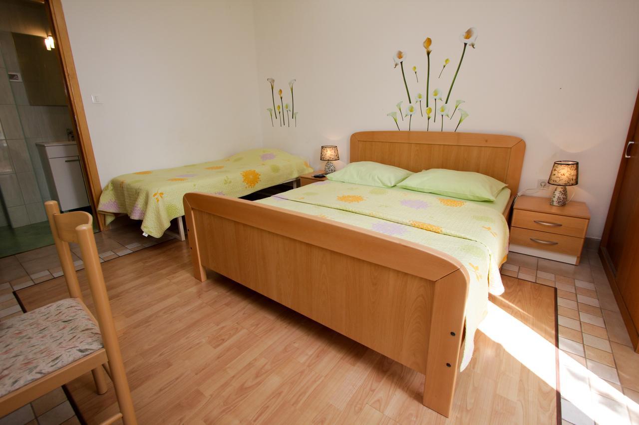Apartments Nadia Игране Экстерьер фото