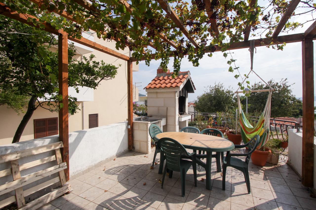 Apartments Nadia Игране Экстерьер фото